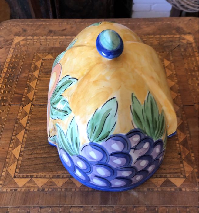 Queijeira com desenhos de fruta