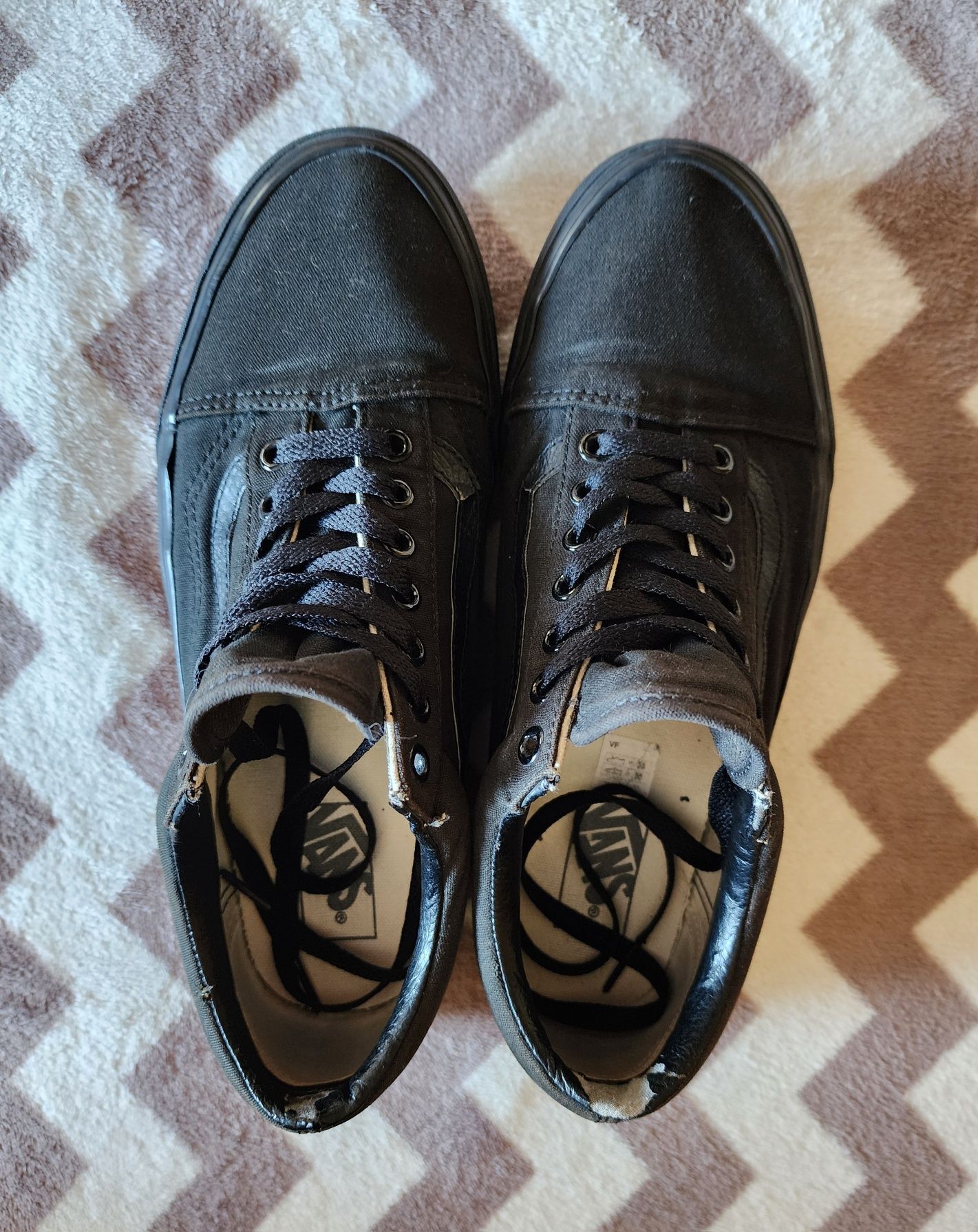 Vans Old Skool pretas T42