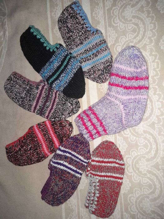 Продам теплые вязанные носочки и следики
