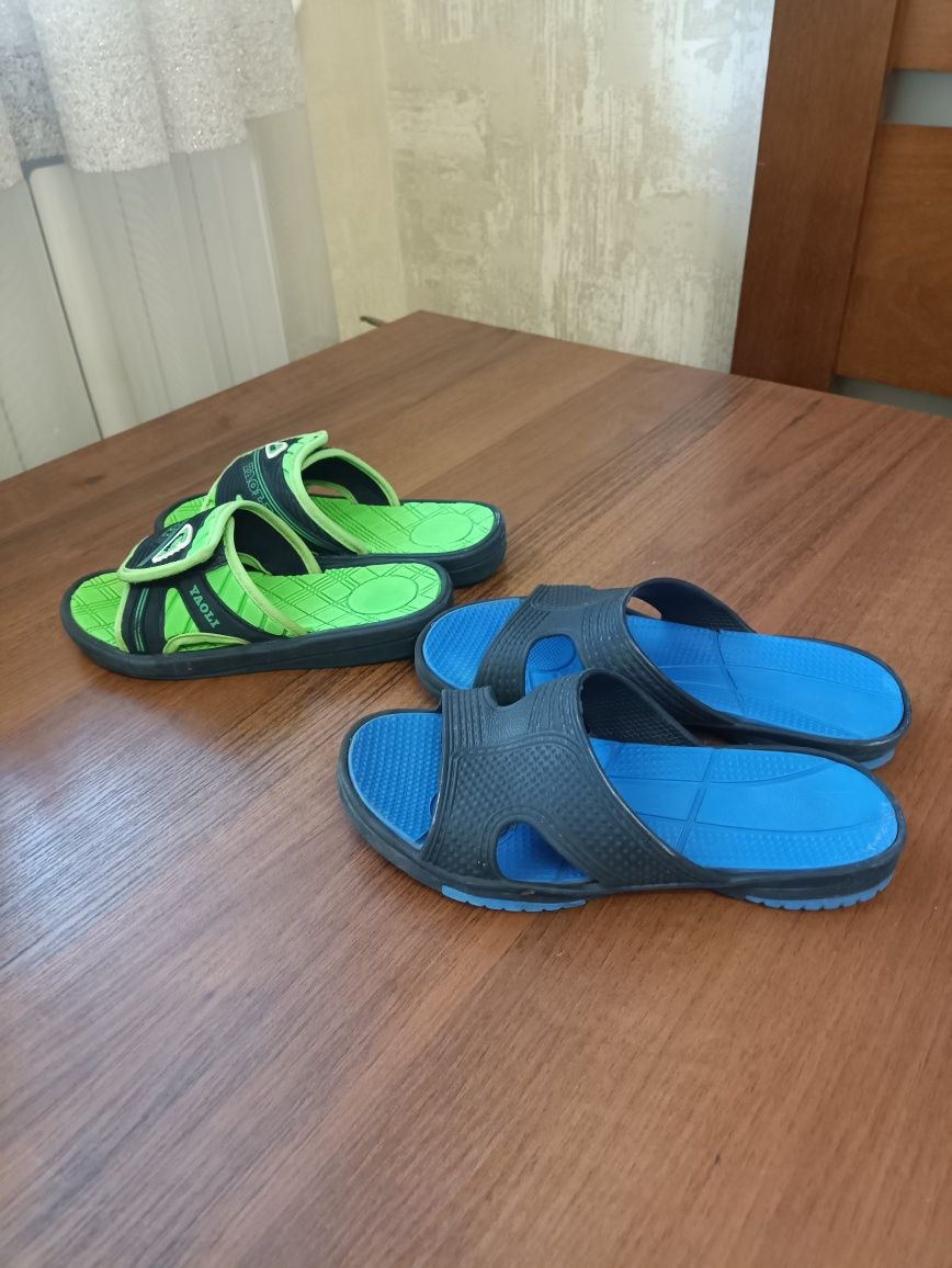 Продам шльопанці дитячі