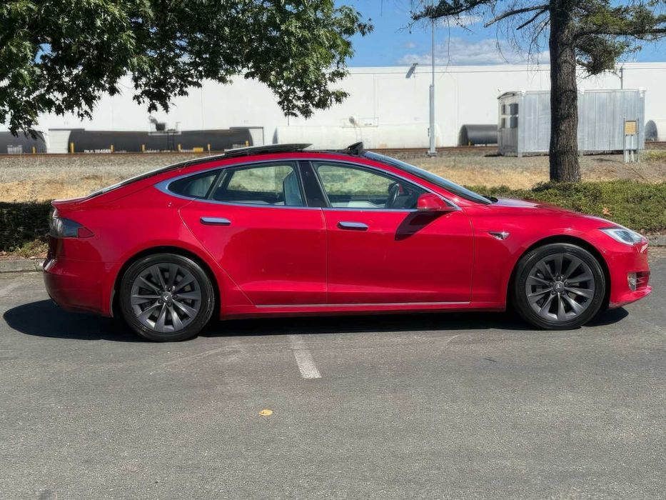 Tesla Model S 100D      2018