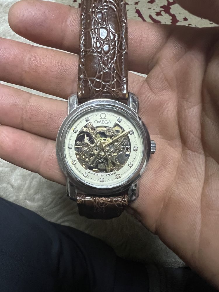 Продам часы omega