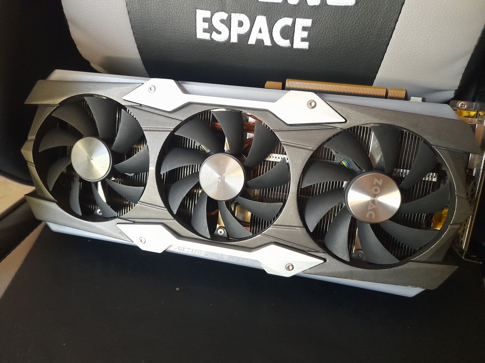 1080 ti zotac trio