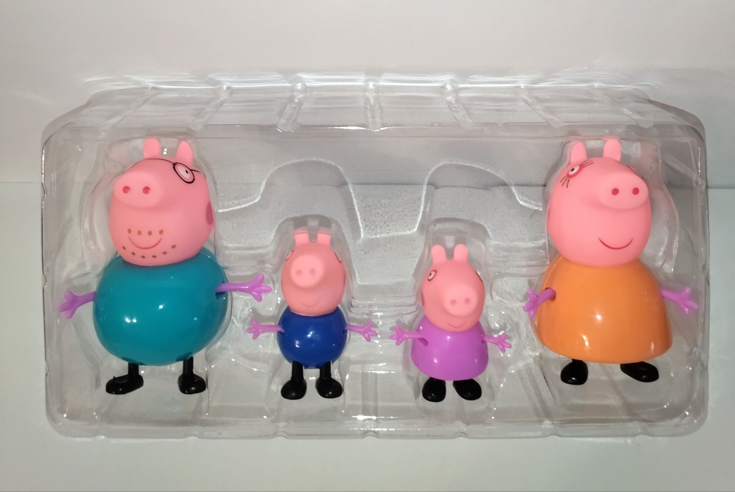 Набор героев Свинка Пеппа и Семья, 4 - персонажа.