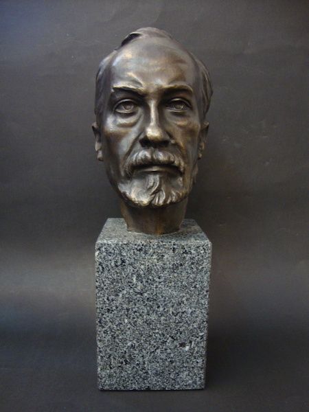 Busto " A Viúva " - Teix. Lopes