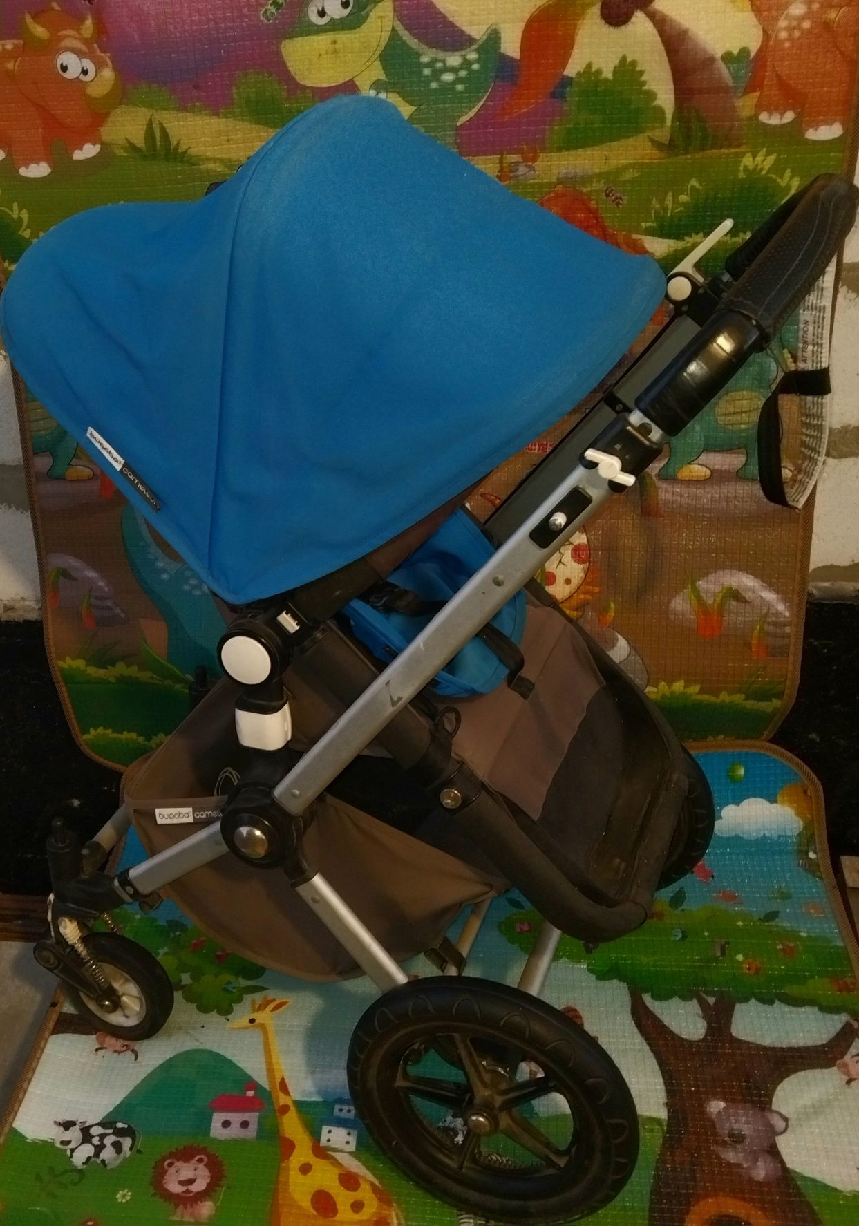 Продам детскую алюминевую коляску 2 блока bugaboo люлька+прогулка.