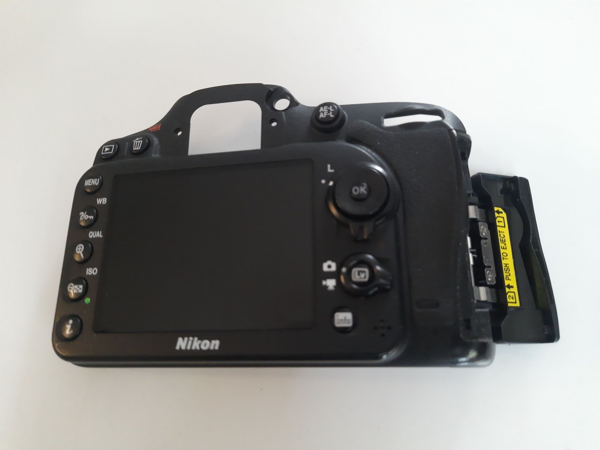 Tylna obudowa Nikon D7100 z wyświetlaczem i przyciskami sprawna
