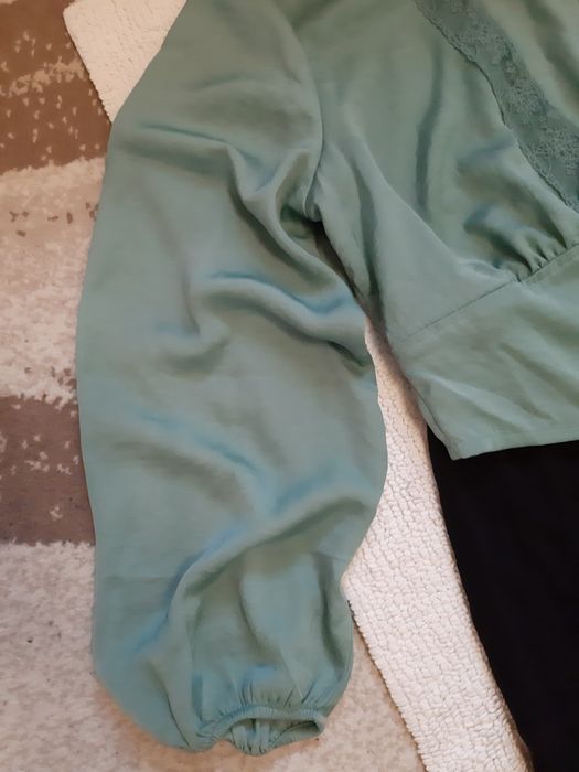 Спідниця легка, блуза з обємним рукавом