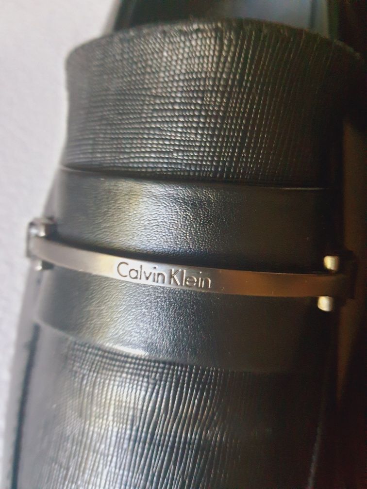 Calvin Klein новые брендовые туфли