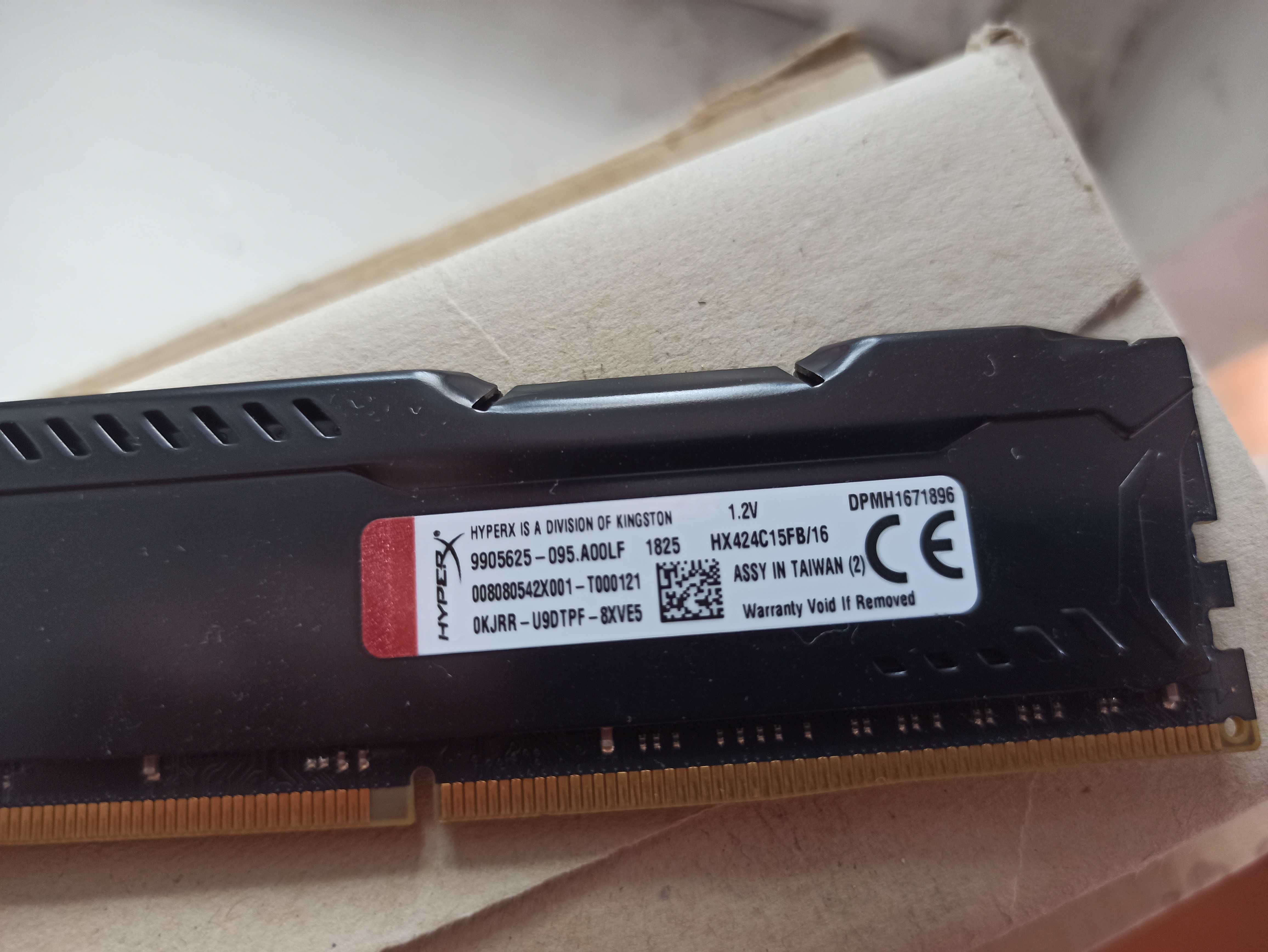 Продам Ноутбук acer,  опер память HyperX ddr4 16гб, карман для HDD