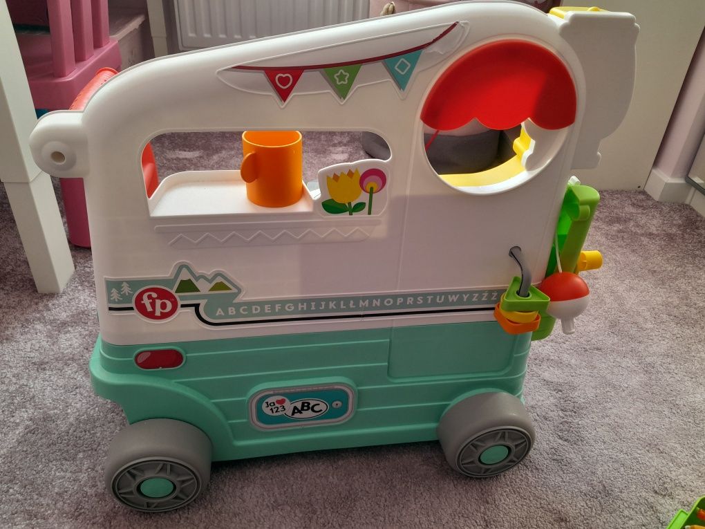 Wesoly kamper fisher price, pchacz, chodzenie 10m+