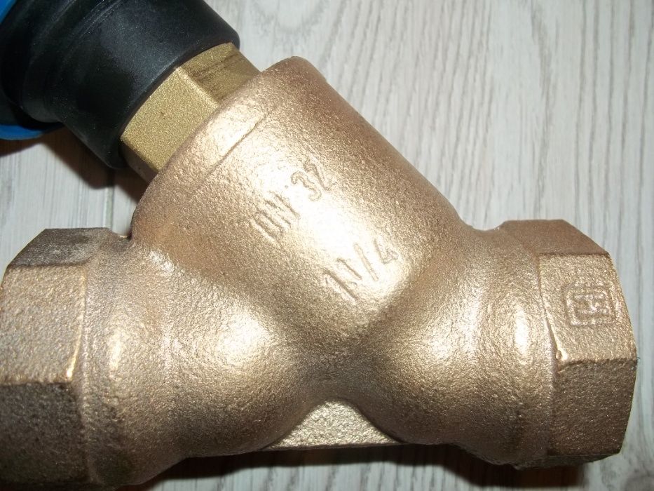 Zawór równoważący Kombi-3-Plus1 1/4 V5010Y DN 32 GW Honeywell niebiesk