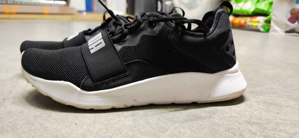 Tênis Puma original n. 45.5
Em estado rigorosamente novo
Para desocupa