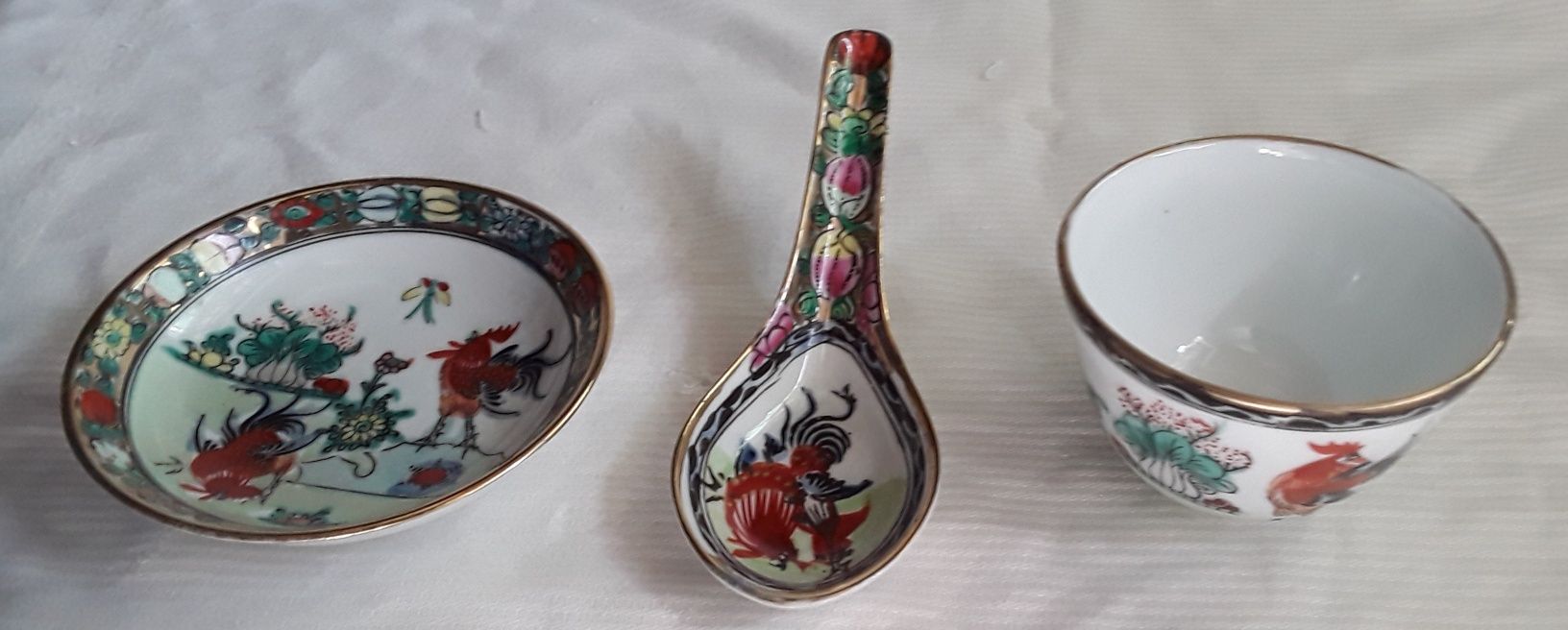 3 Peças em porcelana, made in Macau