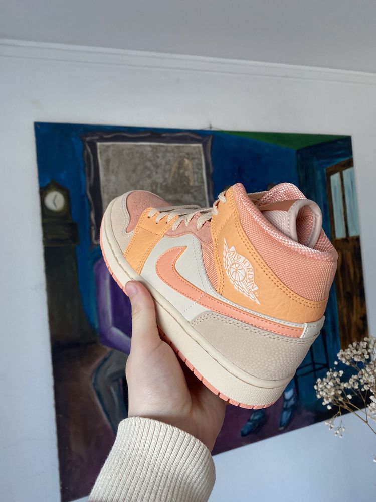 Jordan 1 mid apricot orange