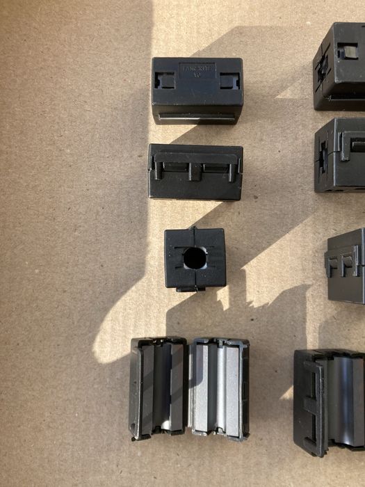 Знімний феритовий фільтр на кабель FAIR-RITE 6 10 13мм високочастотний