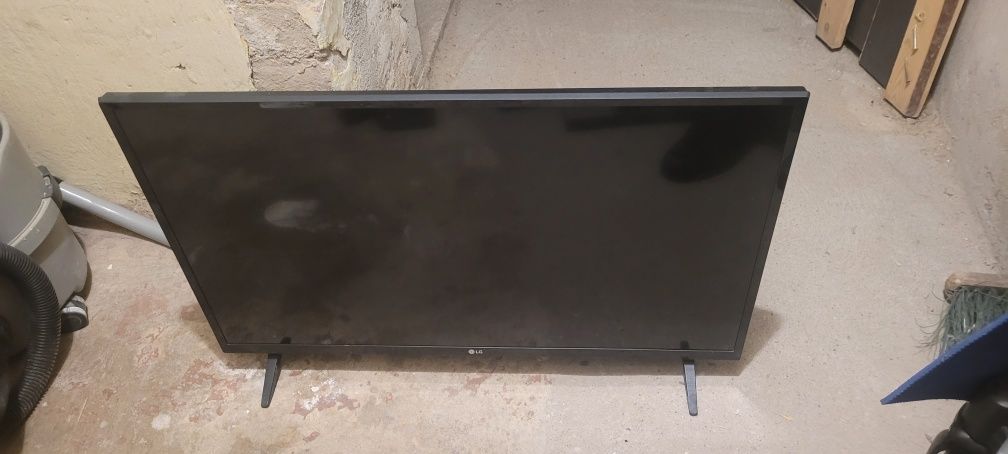 Telewizor LG 32 całe - uszkodzony(?)