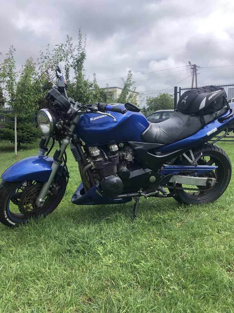 Kawasaki ZR-7 750. Ładny, sprawny, z dodatkami