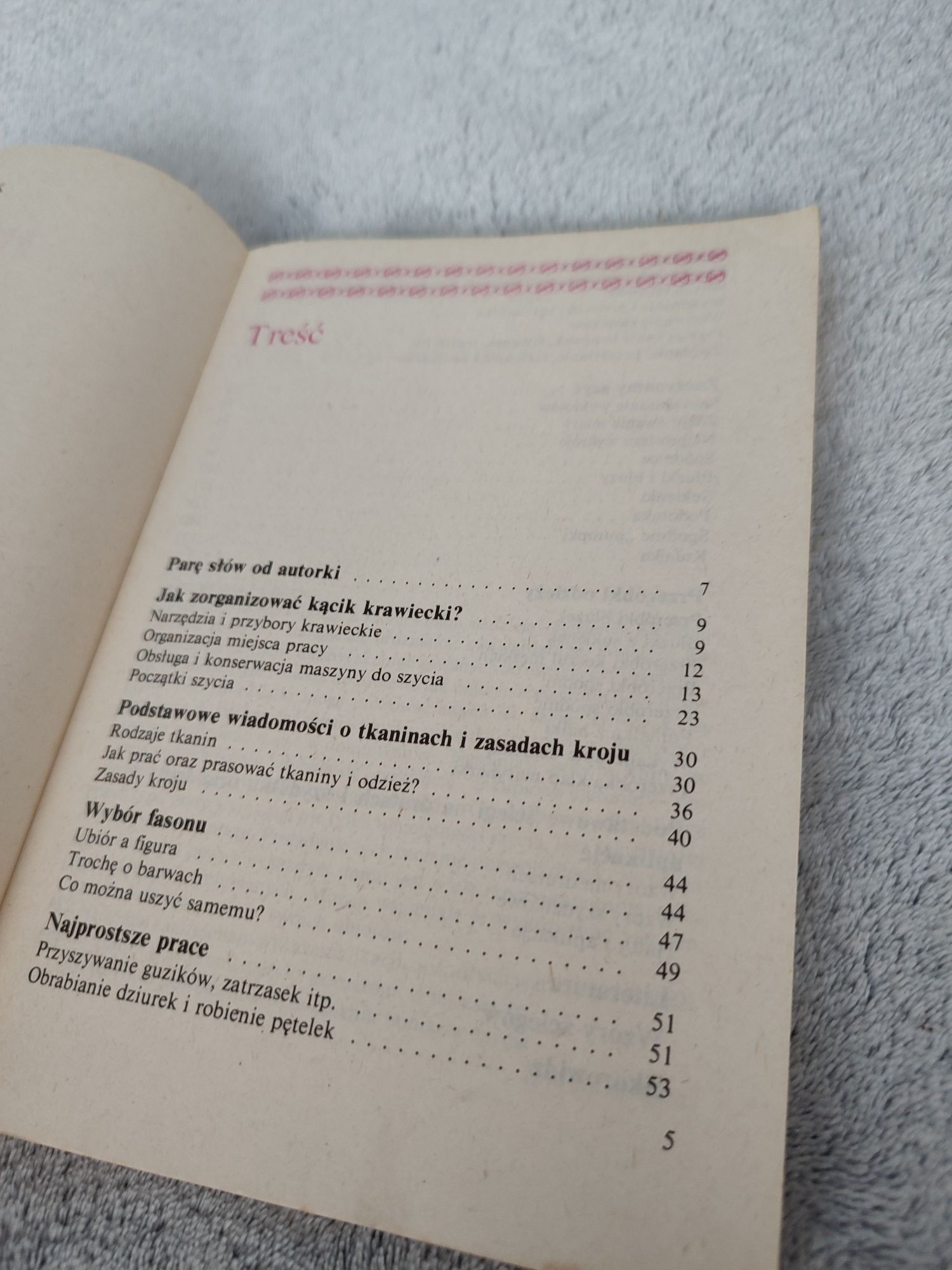 Nastolatki szyją. Ewa Suszyńska