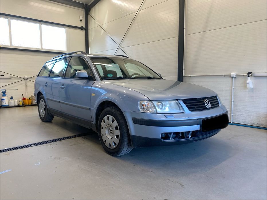 VW Passat ! Benzyna 1.8 ! Zadbane wnetrze ! Zdrowy slinik ! Hak