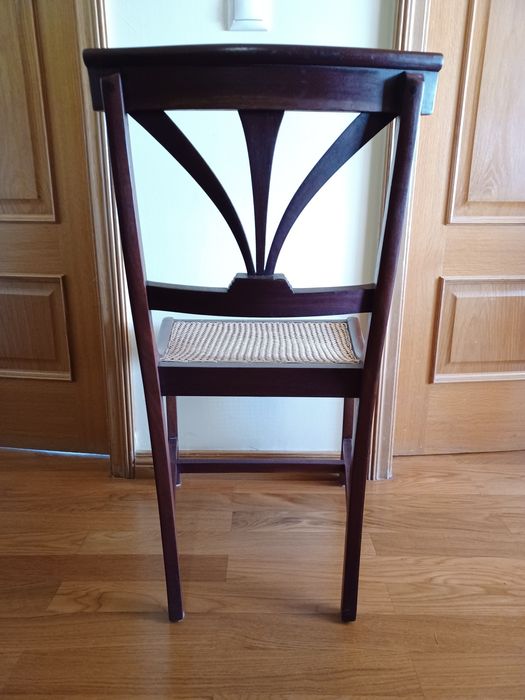 Cadeira em mogno com palhinha