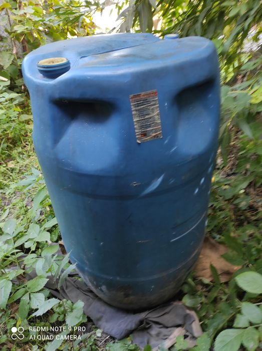 Продам бочку пластмассовую толстостенную