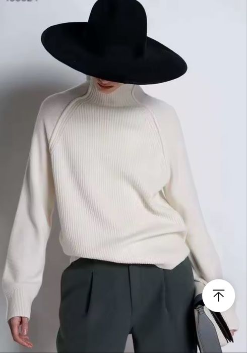 Свитер шерстяной