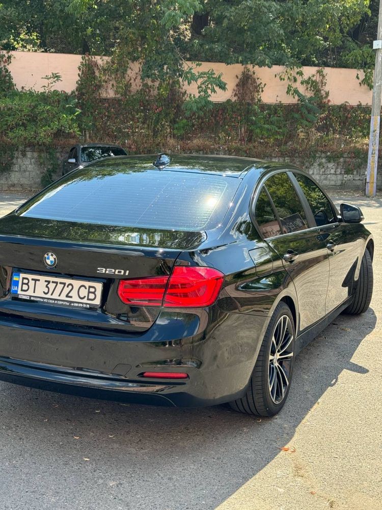 Bmw f30 2017 год в прекрасном состоянии