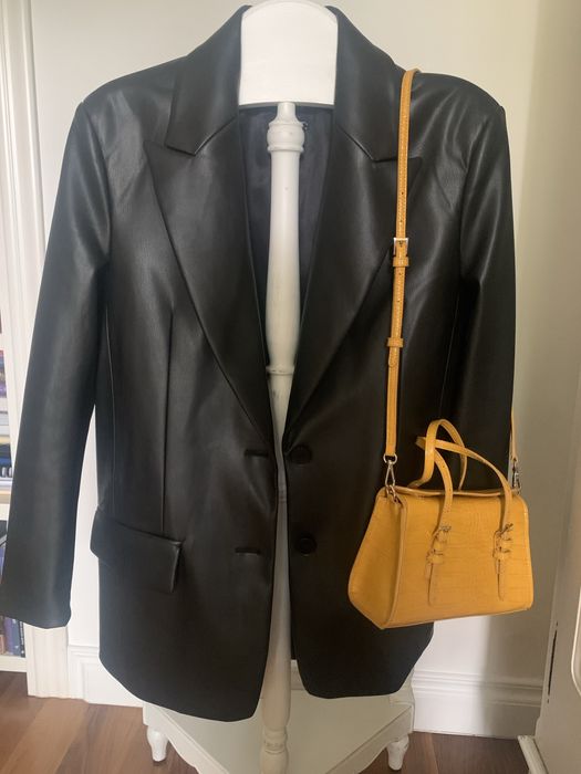 Піджак Zara зі штучноі шкіри чорного кольору оверсайз