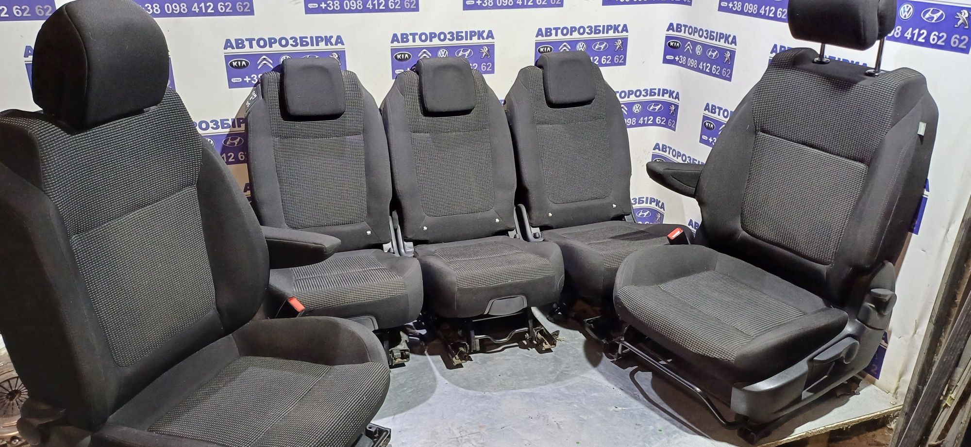 Сидіння салон пежо 5008  крісла сідушки