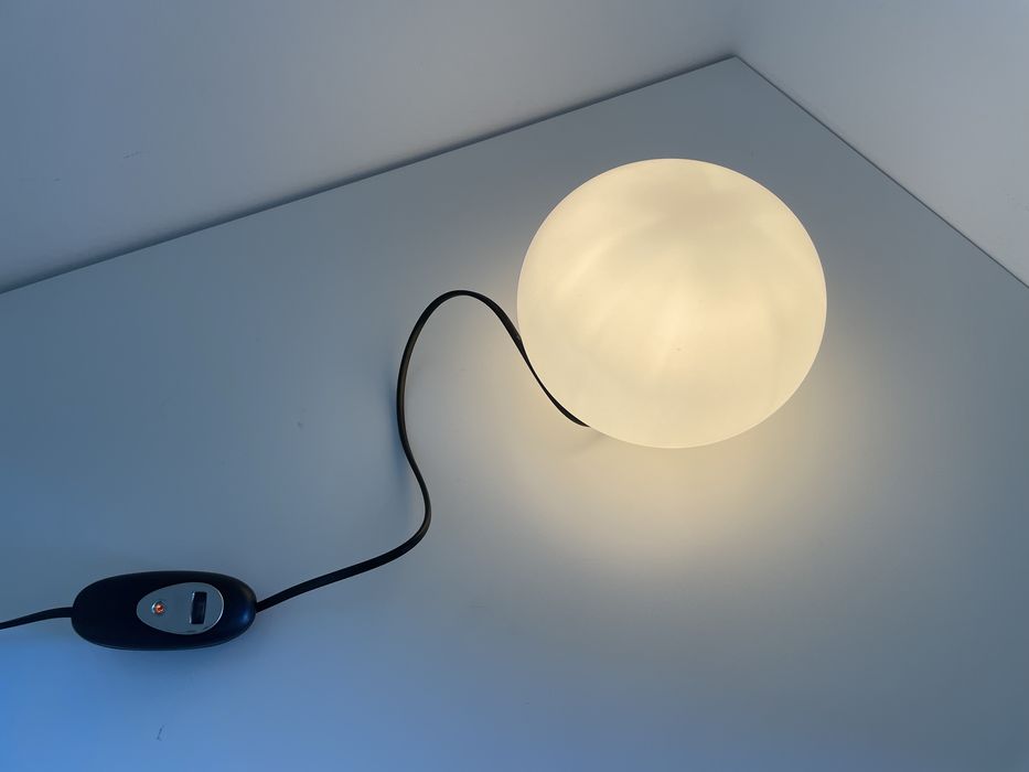 Candeeiro de mesa FLOS Mini Glo-Ball design de J.Morrisson