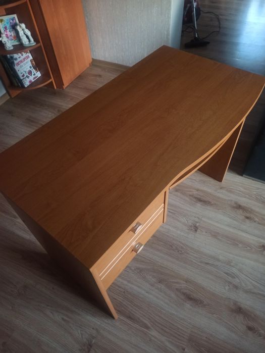 Sprzedam biurko szkolne