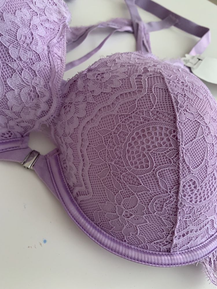 кружевний бюстгалтер hunkemoller 80 Е з застібкою зпереду