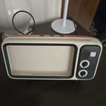 Mobilny głośnik Bluetooth  w stylu retro TV na smartfon