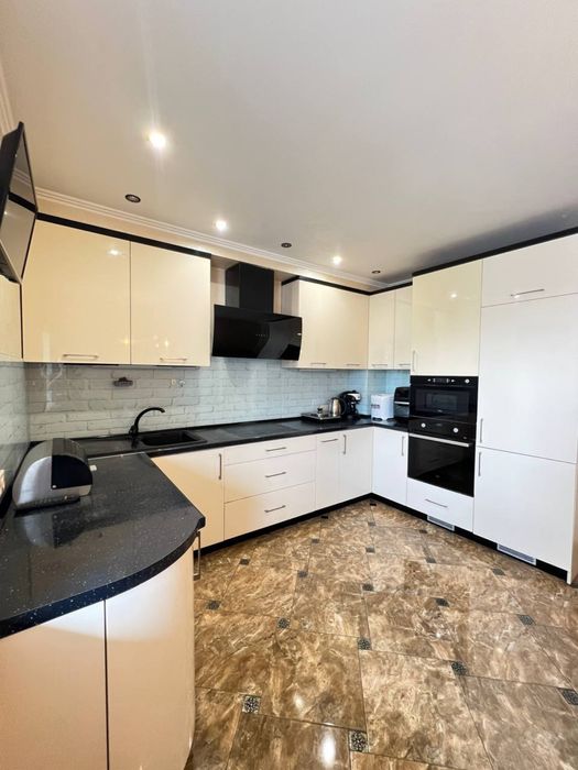 Будинок + діюча стоматологія в 50 км. від Луцька. Готовий бізнес!