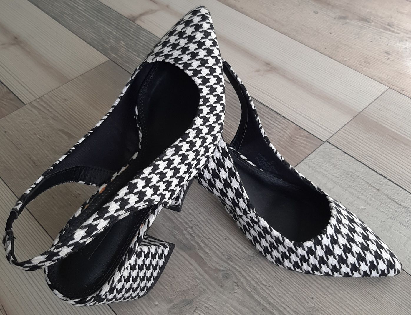 Босоніжки ASOS SHOES (р.38)
