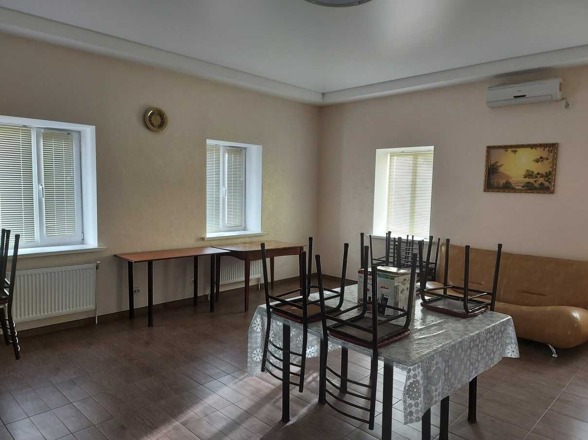 складське приміщення, база, їдальня, готель