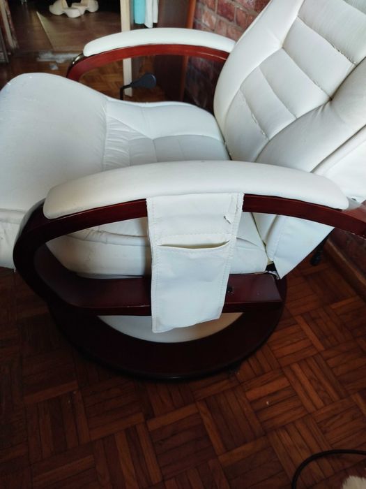 Fotel masujący biały z pilotem