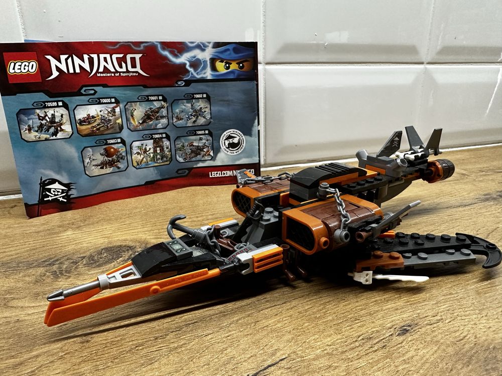 Podniebny rekin - Lego Ninjago