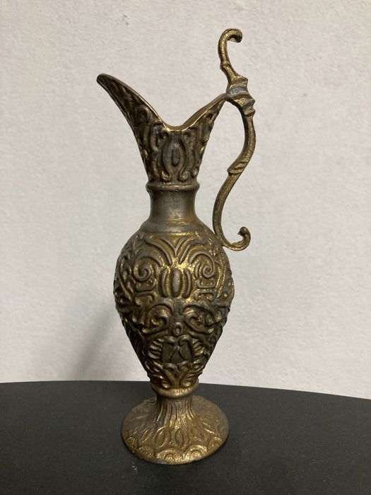 Jarra de bronze antiga