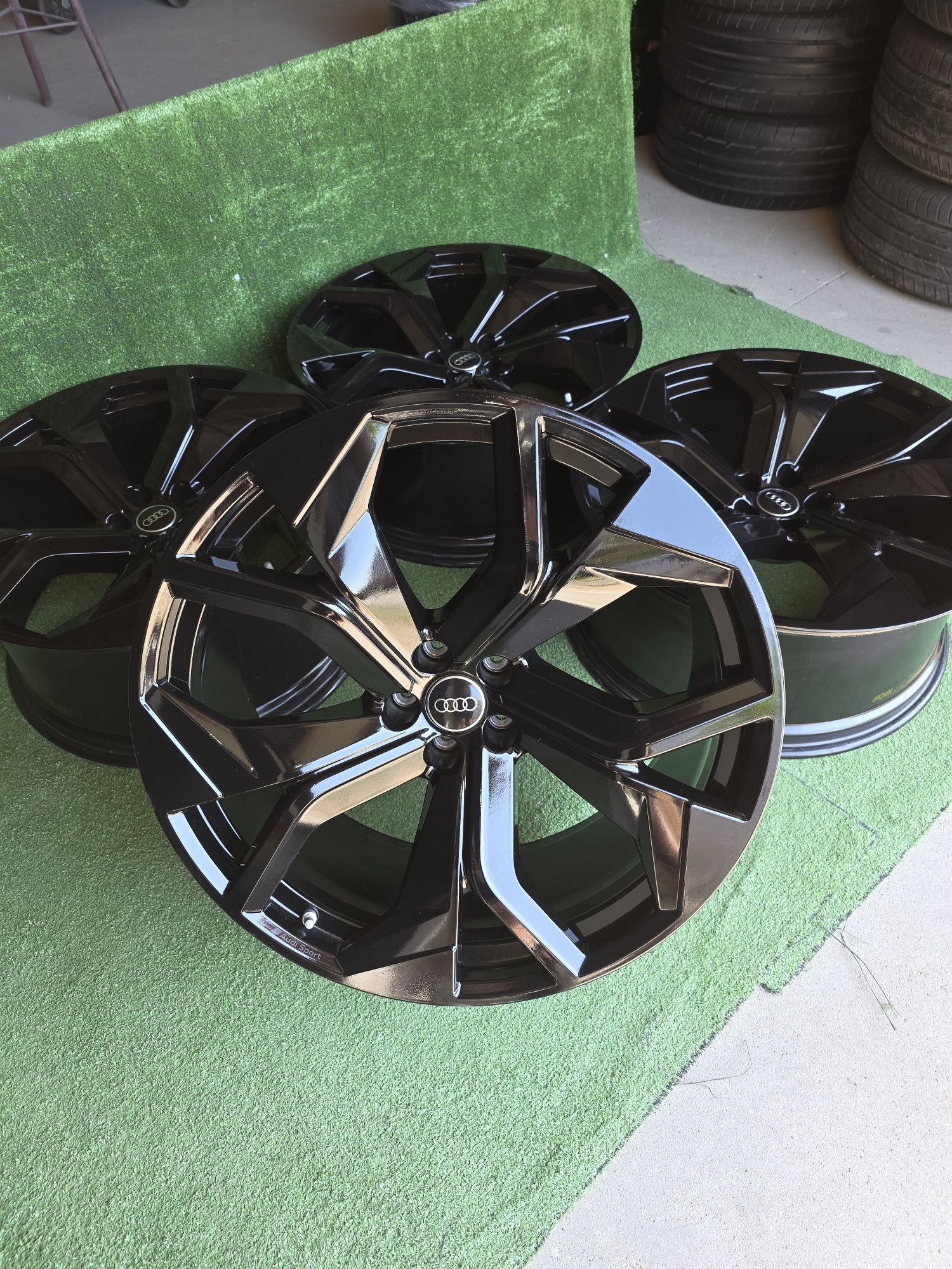 Sprzedam Alufelgi Orginalne Audi RSQ8 RSQ7 5X112 23