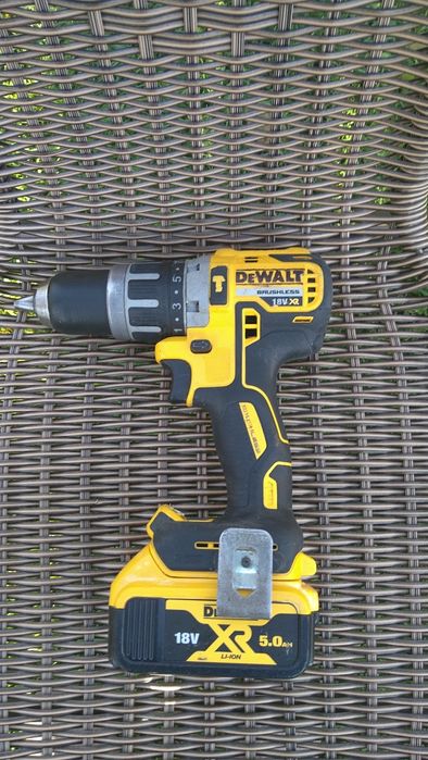 Шуруповерт DeWalt DCD 796