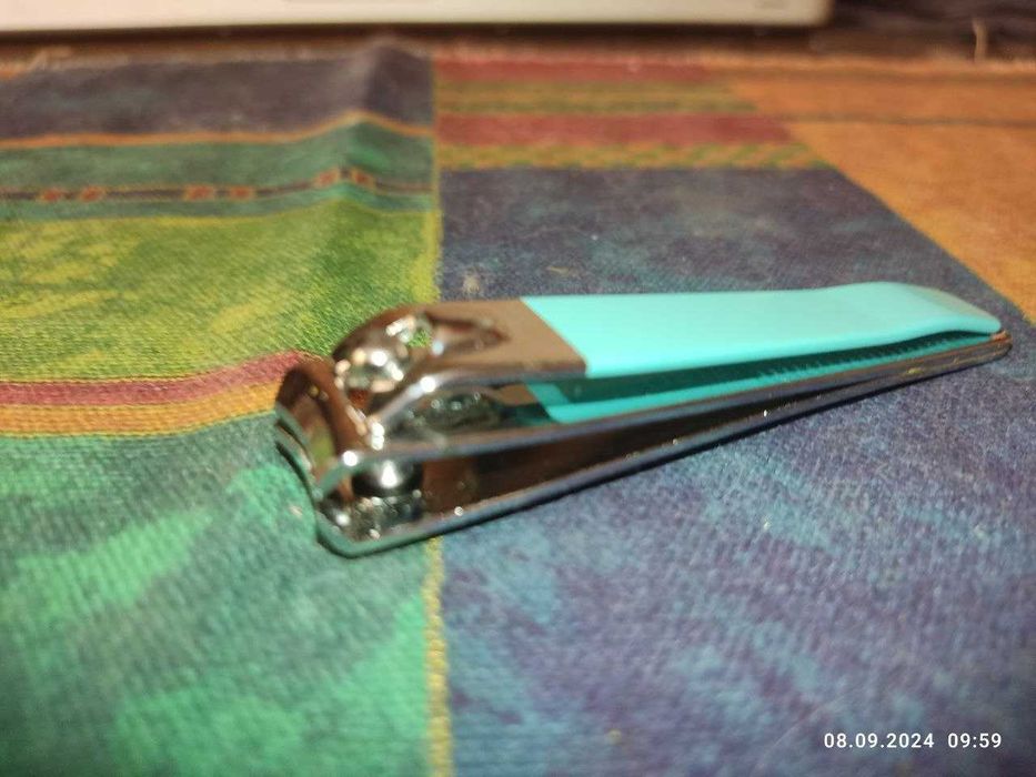 Кусачки для нігтів