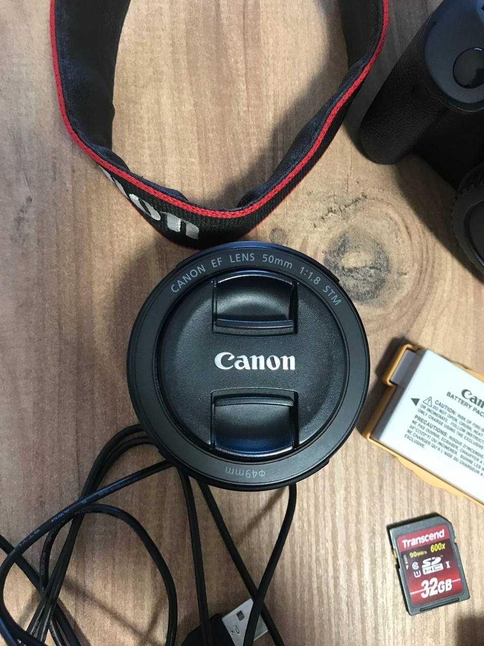 Продам фотоапарат Canon EOS D700 з усім, що є на фото.