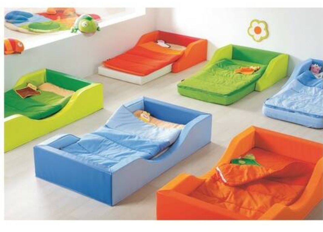 Cama Montessori verde c/colchão