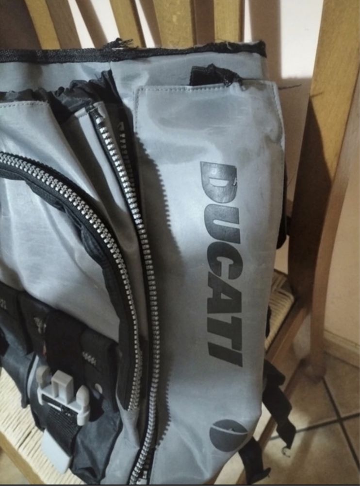 Mochila Ducati usada