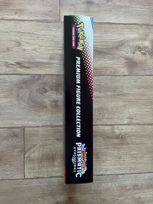 Pokémon TCG Prismatic Evolutions Premium Figure Collection