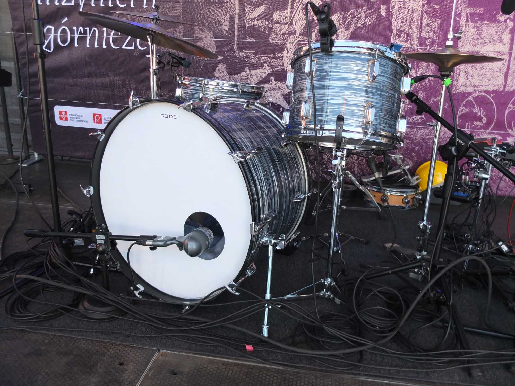 Gretsch Renown Silver Oyster Pearl 24, 13, 16