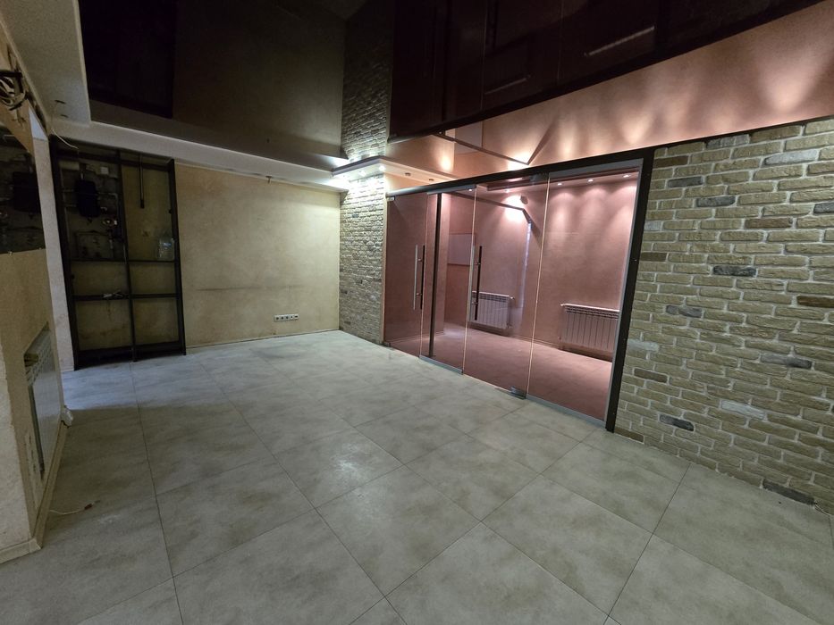 Продаж фасадне приміщення Проспект Богоявленський Театральна