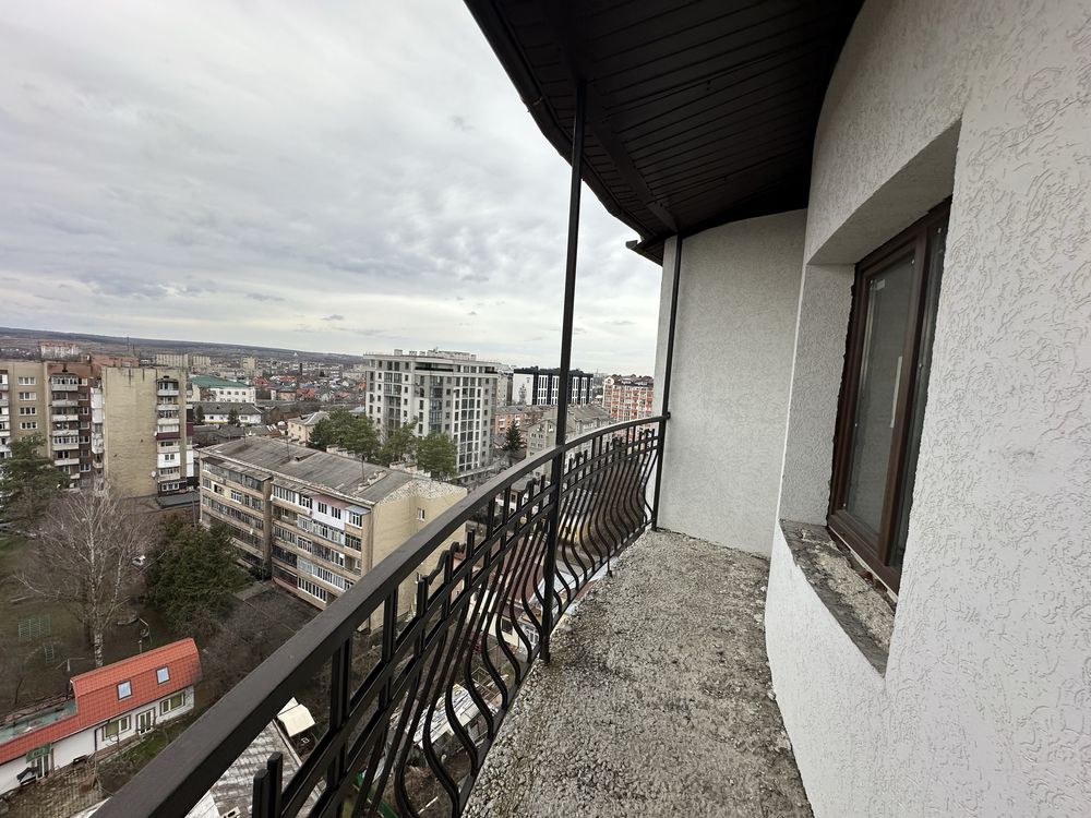 Продам дворівневу квартиру з панорамним виглядом на озеро і гори 220м2